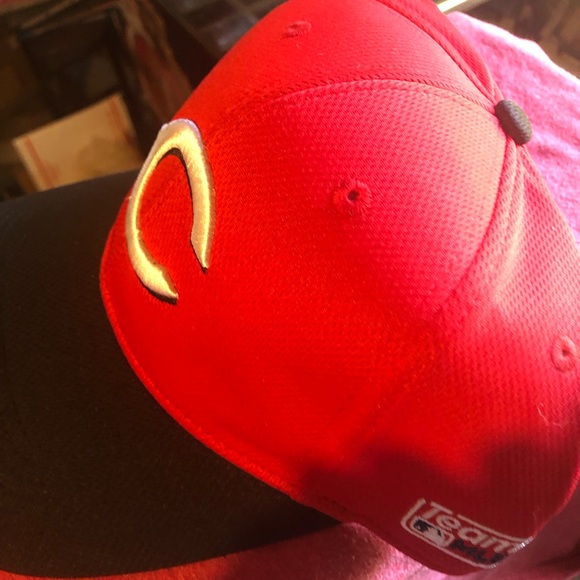 Cincinnati Reds hat - Picture 3 of 5